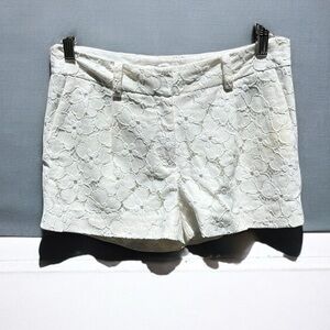 🌻DVF Diane von Furstenberg White Lace Naples Shorts Size 2